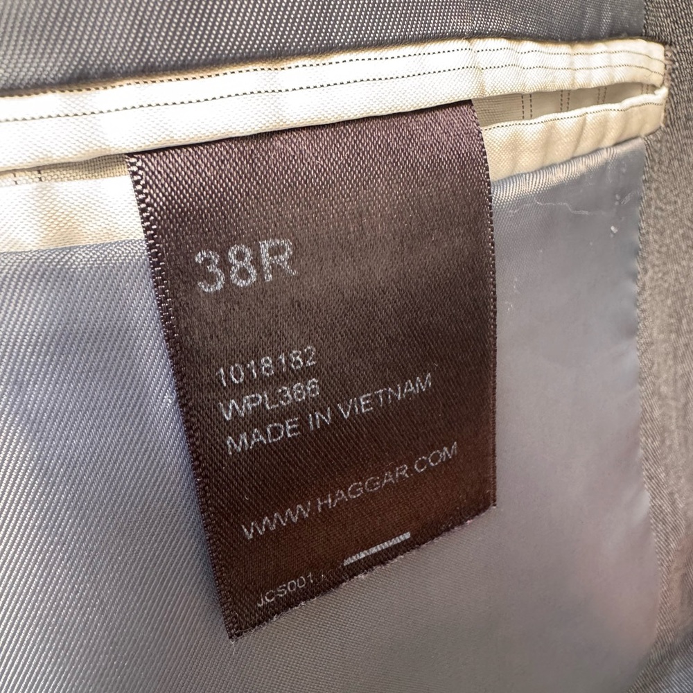Haggar Gray Men's 2 Piece Suit - Picture 3 of 6